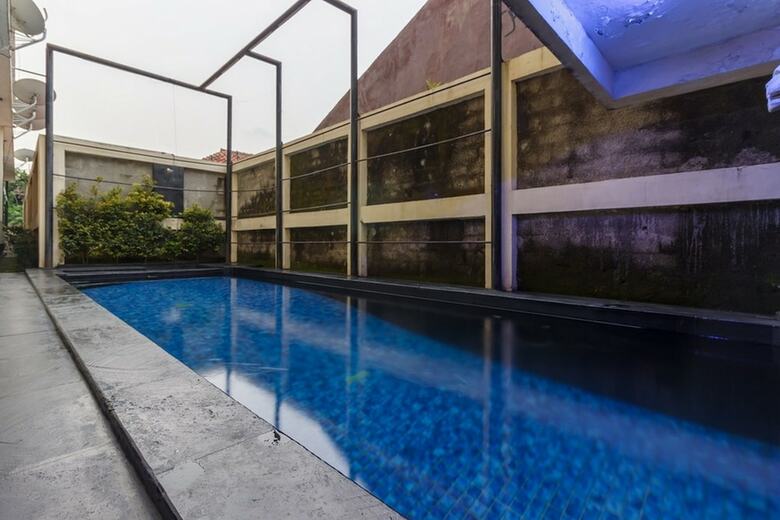 Hotel Reddoorz Premium @ Ampera Raya 2