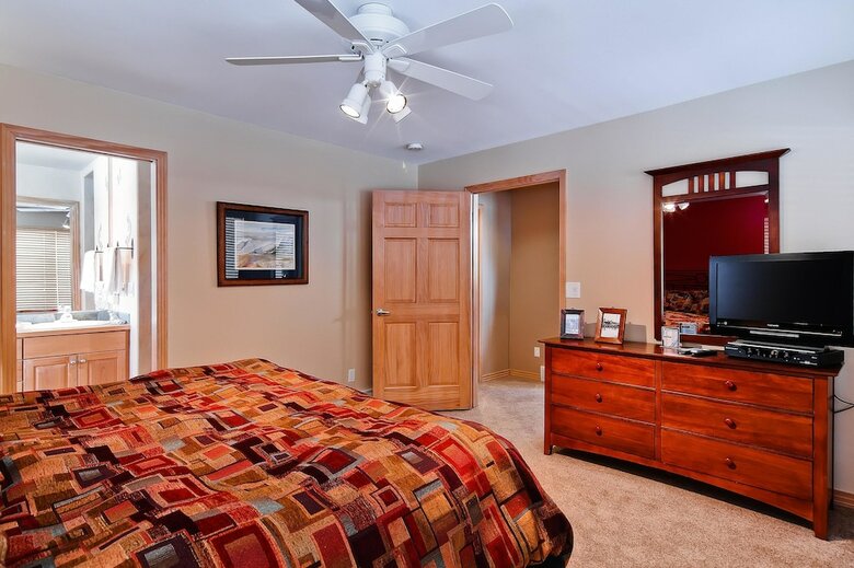 Cascades Townhomes Hood 1