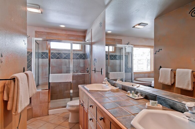 Cascades Townhomes Hood 1