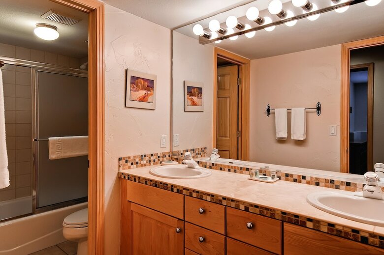 Cascades Townhomes Hood 1