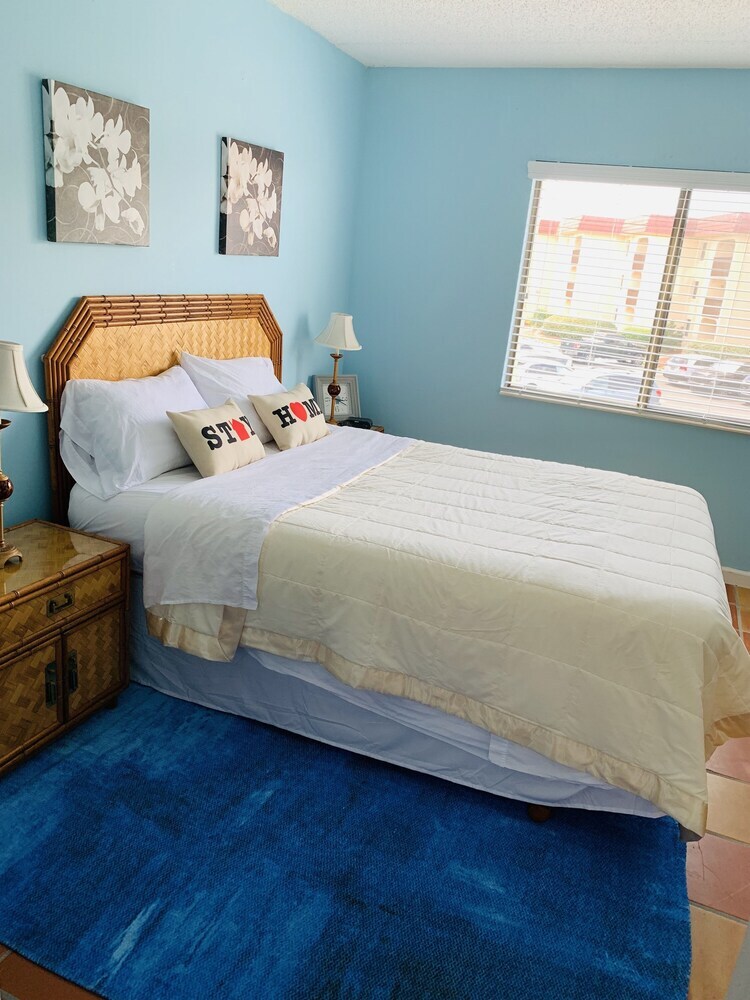 Beach Baby  Oceanside Condo St Augustine