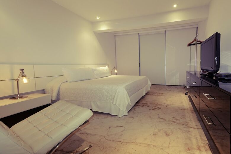 Aparthotel Luxury Condos At Magia