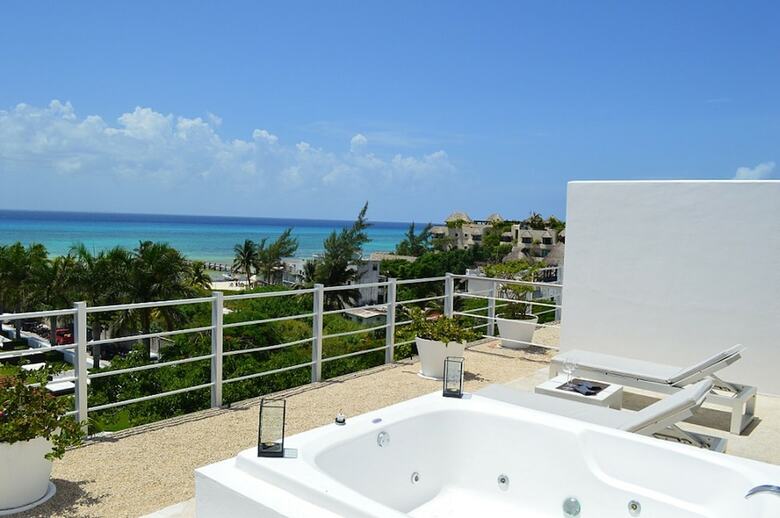 Aparthotel Luxury Condos At Magia