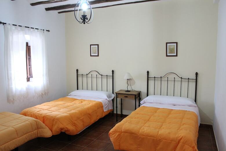 Agroturismo Casa Cortijo La Almazara