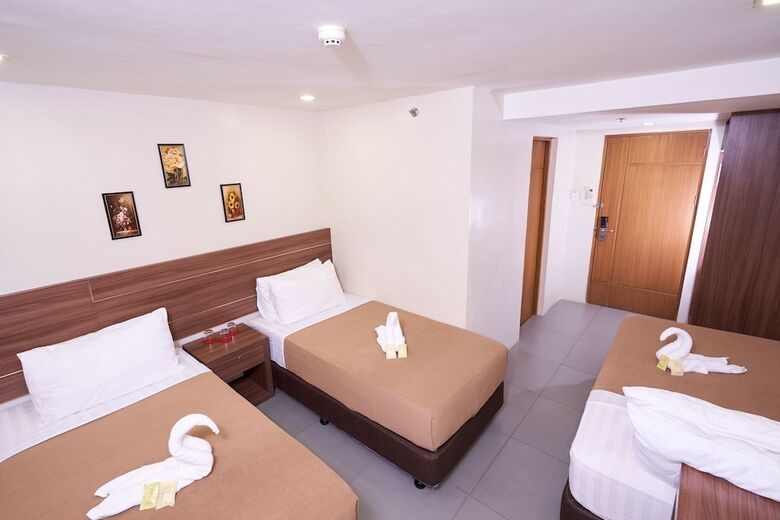 Rianne Hotel And Suites