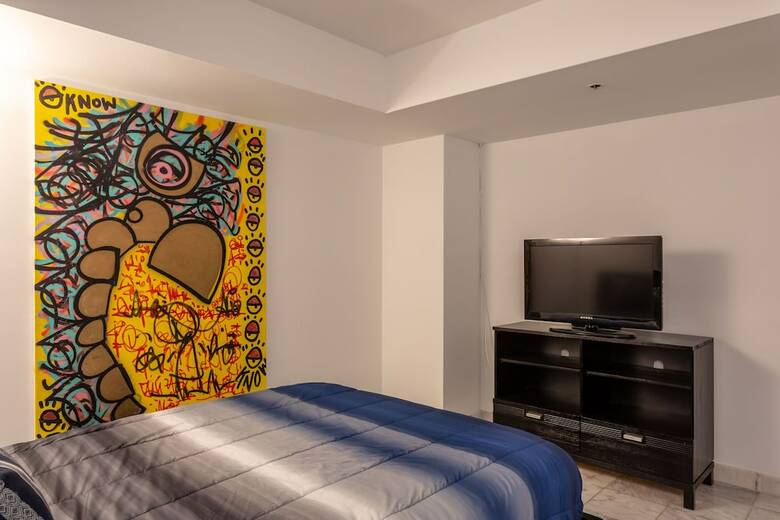 3 Bedroom Condo With Stunning Balcony View