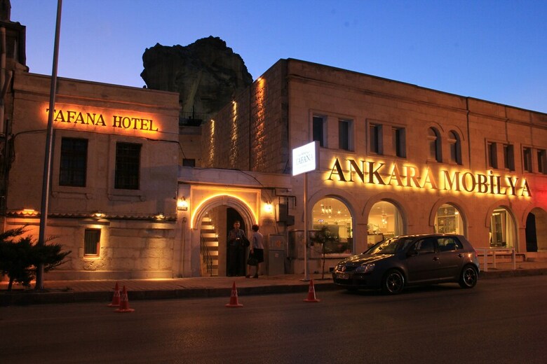 Hotel Tafana Cave & Stone Lodge