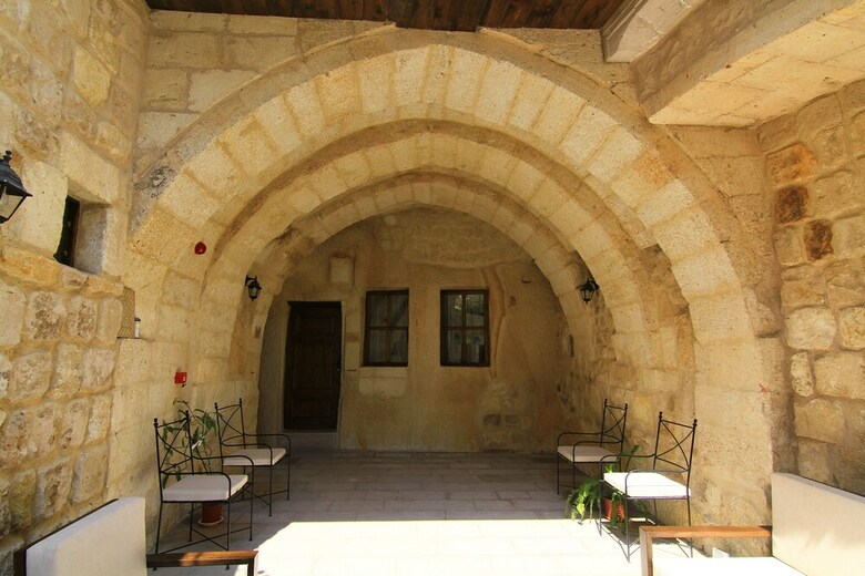 Hotel Tafana Cave & Stone Lodge