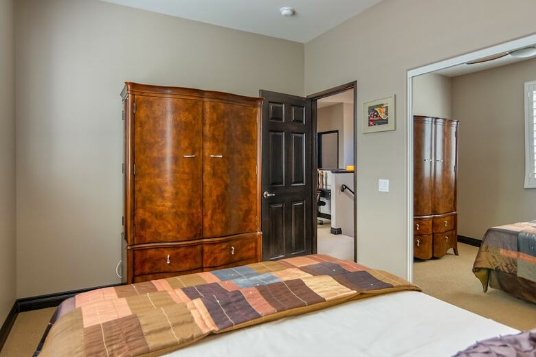 Gemini Of The Desert Five Bedroom House