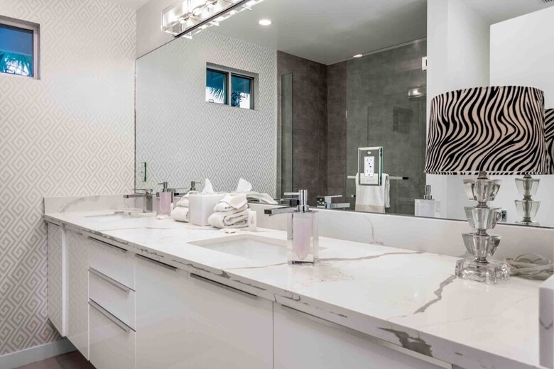 Ps Desert Indulgence Three-bedroom House