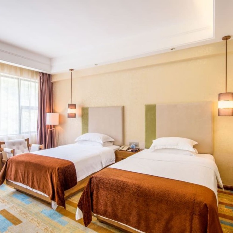 Days Hotel & Suites Yangjiang