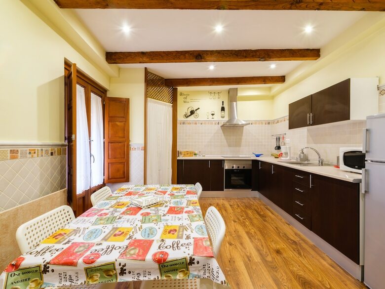 Apartamentos �tico Abuhardillado By Toledo Ap