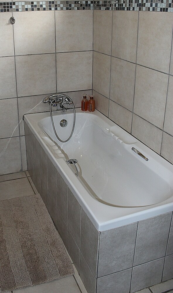 Hotel A Cherry Lane Self Catering And B&B