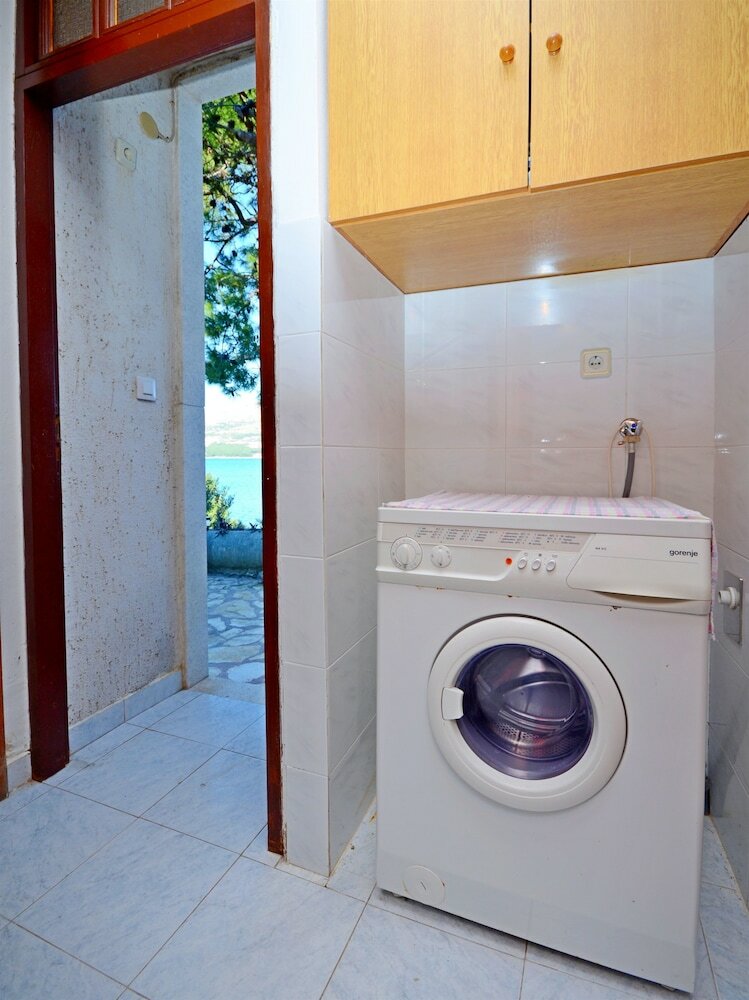 House Jakov