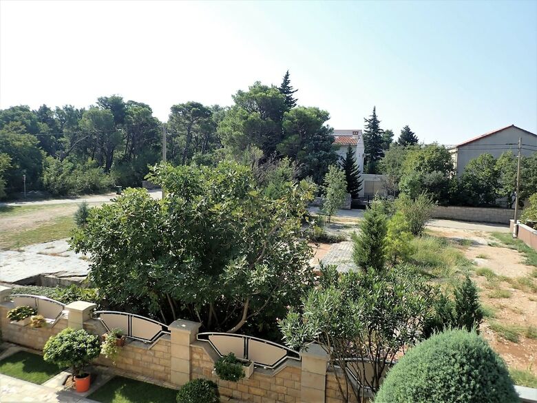 Apartamentos Asja-on Quiet Location And With Beautiful Garden
