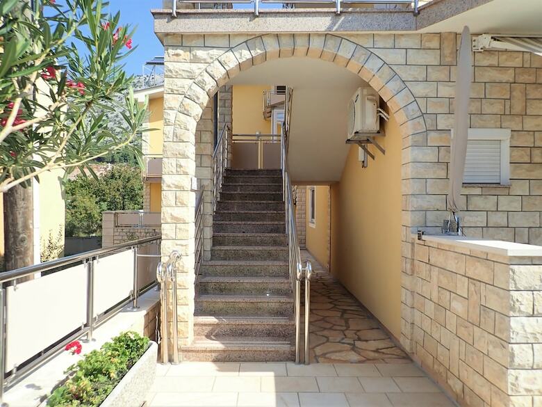 Apartamentos Asja-on Quiet Location And With Beautiful Garden