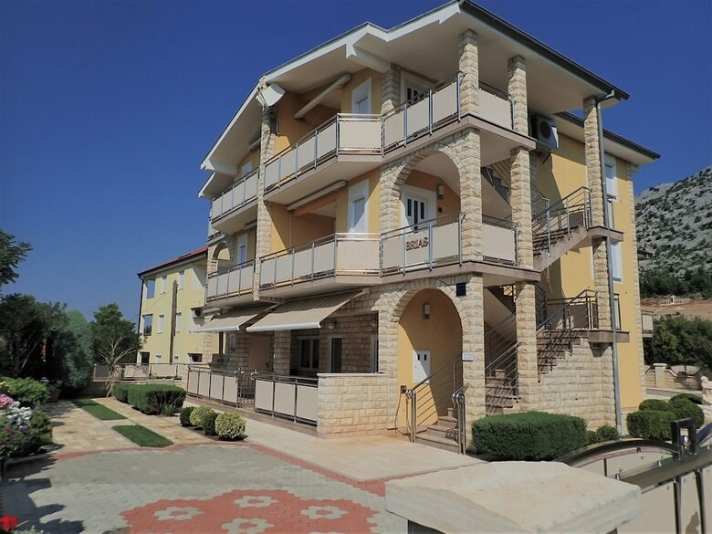 Apartamentos Asja-on Quiet Location And With Beautiful Garden