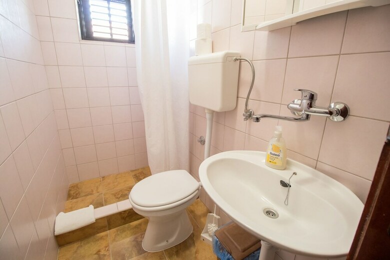 Apartment And Room Marica