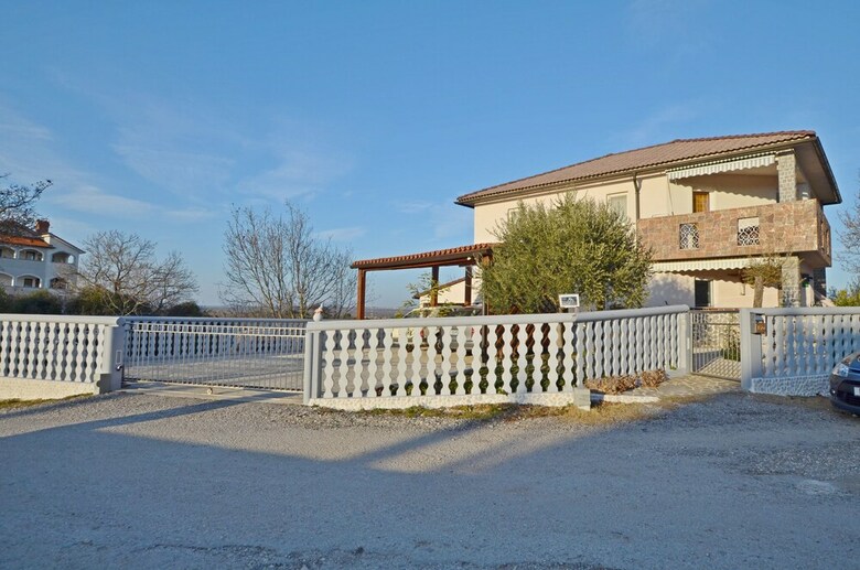 Apartment Jaka