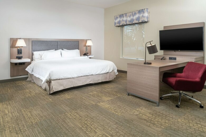 Hotel Hampton Inn & Suites Santa Maria