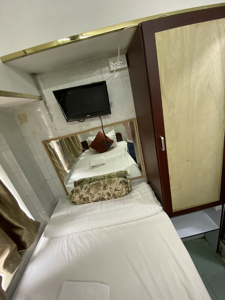 Hotel Merryland Guest House