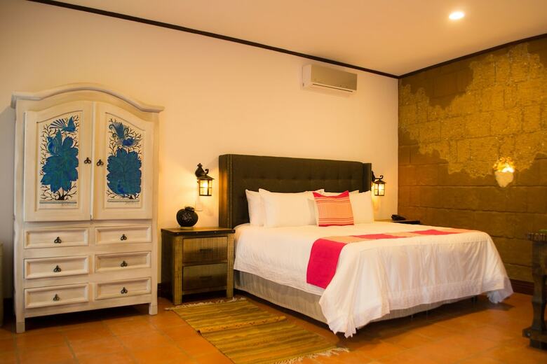 Hotel Casa de Adobe Gallery & Luxury Boutique