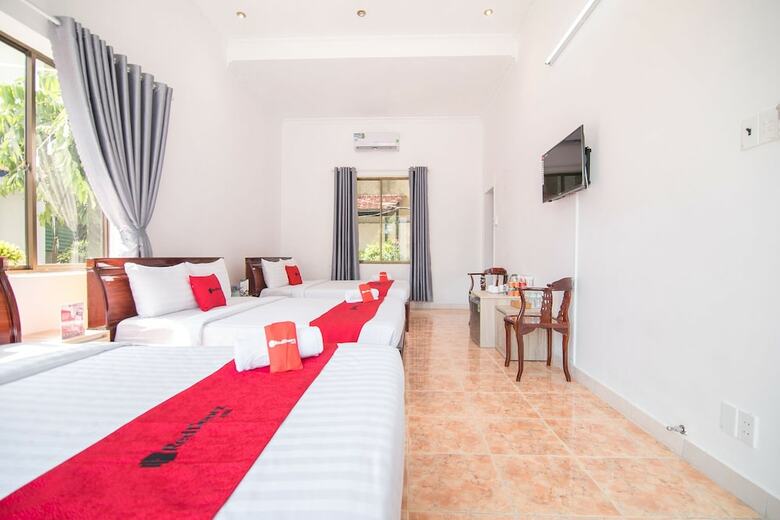 Hotel Reddoorz Plus Near Bai Truoc