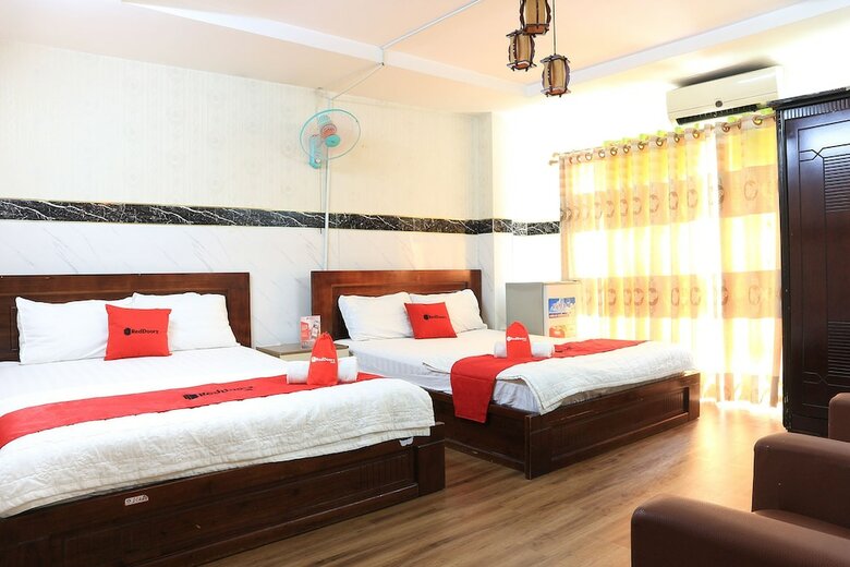Hotel Reddoorz @ Cong Hoa Street