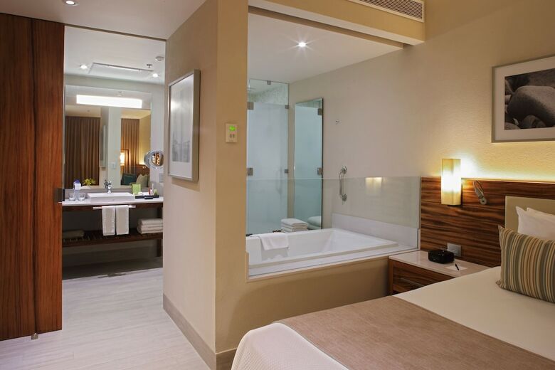 Apartamentos Emporio Cancun All Inclusive
