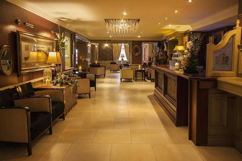 Greville Arms Hotel