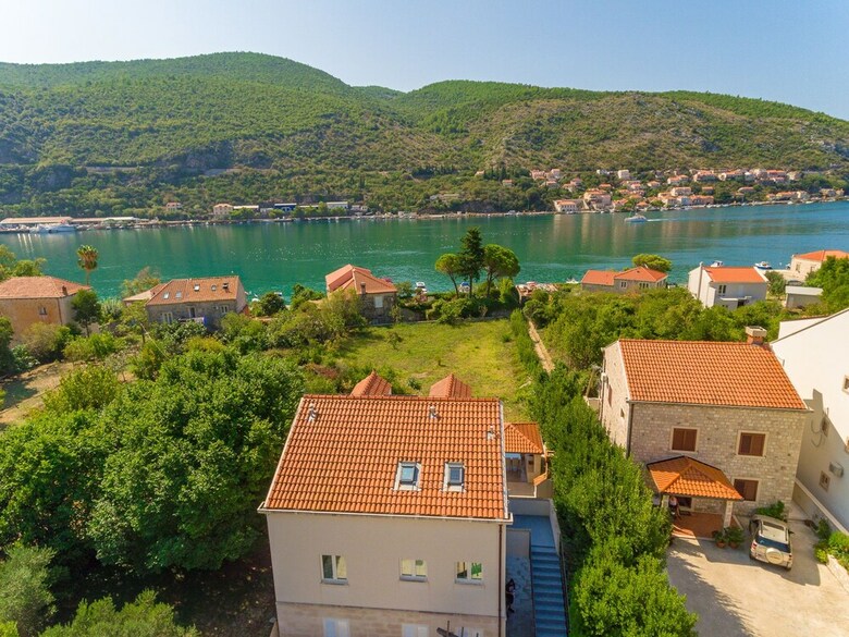 Hedera Estate, Villa Hedera X
