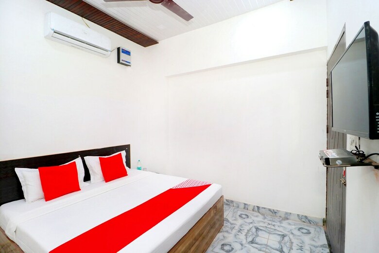 Oyo 41965 Hotel New Bury