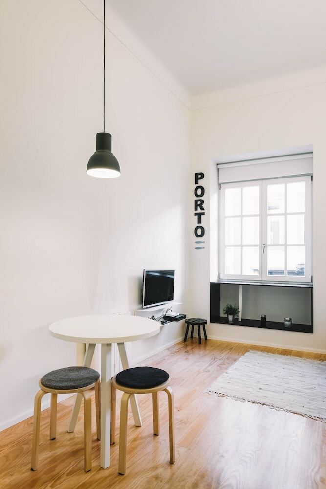 Apartamentos Orm - Guindais Muralha Santa Clara And S�