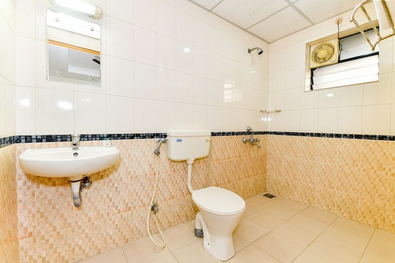 Hotel Oyo Flagship 38119 Tristar Residency