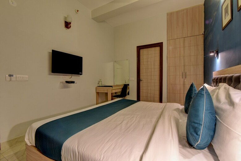 Silverkey Executive Stays 36842 Nazeer Hotel