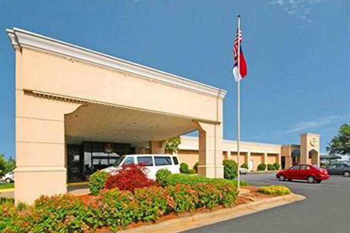 Clarion Hotel Greensboro Airport