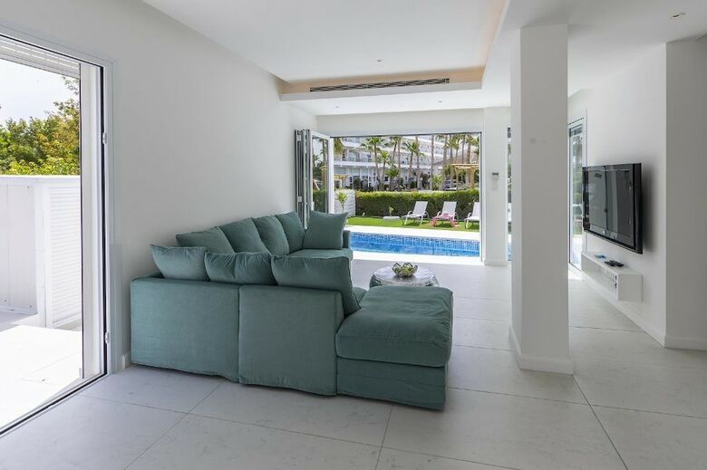 Protaras Villa Piera By The Sea