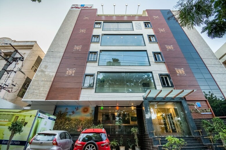 Hotel V Royal Park