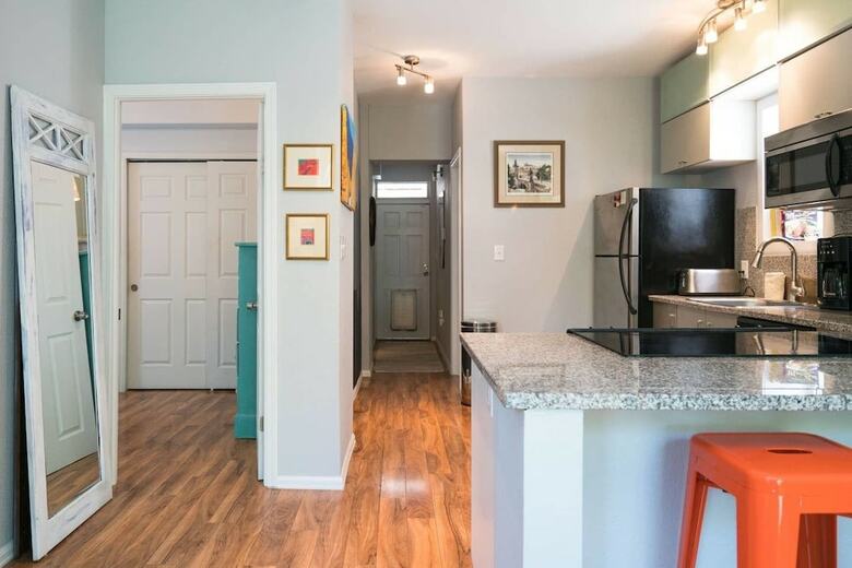 Sunnyside Retro Retreat Private Yard G Line