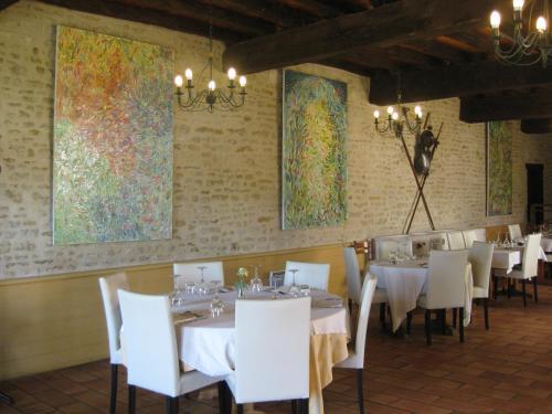Bed & Breakfast Auberge De La Court D'aron