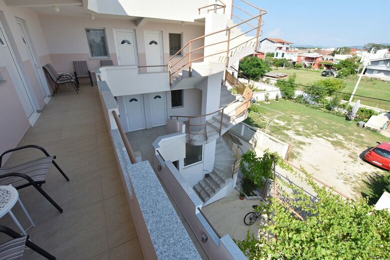 Apartments And Rooms Villa Mia