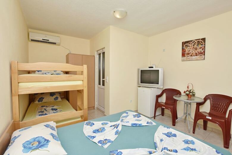 Apartments And Rooms Villa Mia