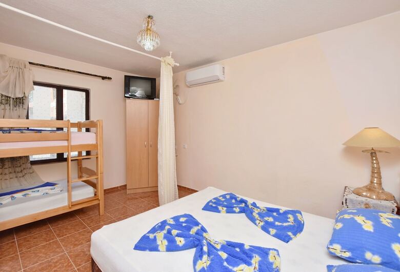 Apartments And Rooms Villa Mia
