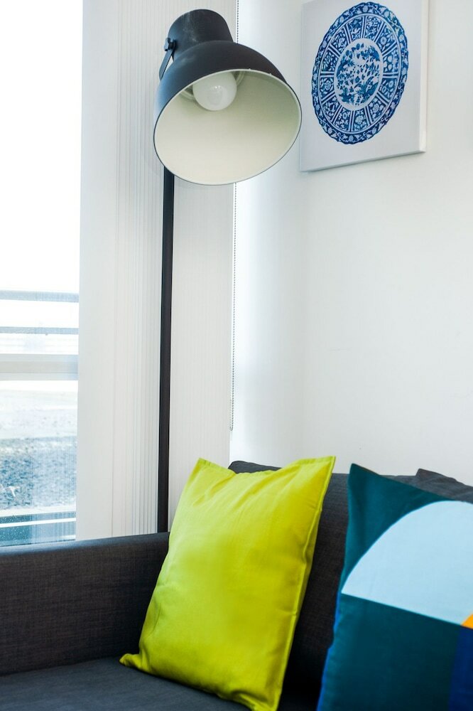 Gorgeous Luxury Condos Near The Cn Tower