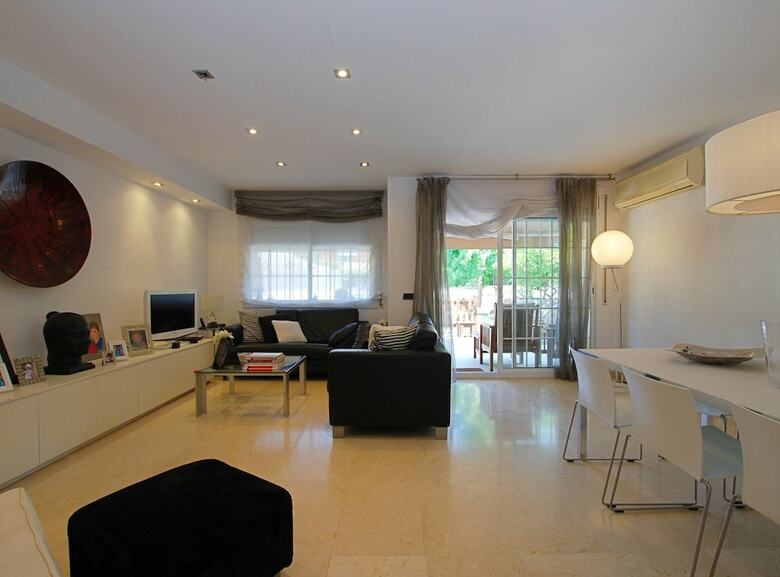 Villa Holidays House