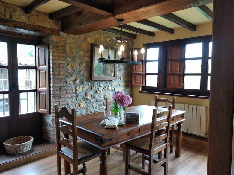 Agroturismo La Casona de Sovi�a