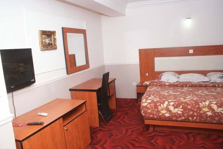 Clen Phil Hotels And Suites
