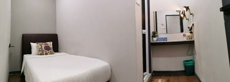 Hostal The Nest Hostel Semporna