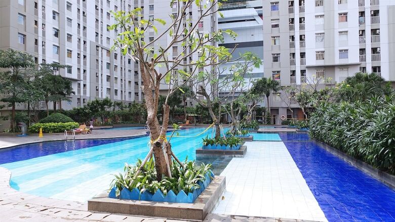 Comfy 2br Green Bay Pluit Apartment