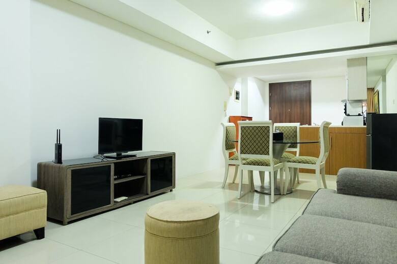 Cozy And Elegant 2br Kemang Village Apartment